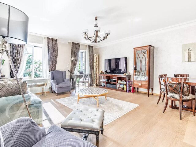 Montreux — property photo 1 of 11