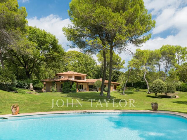 Mougins — property photo 1 of 37