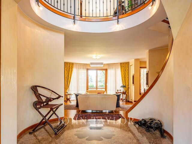 Como — property photo 1 of 14